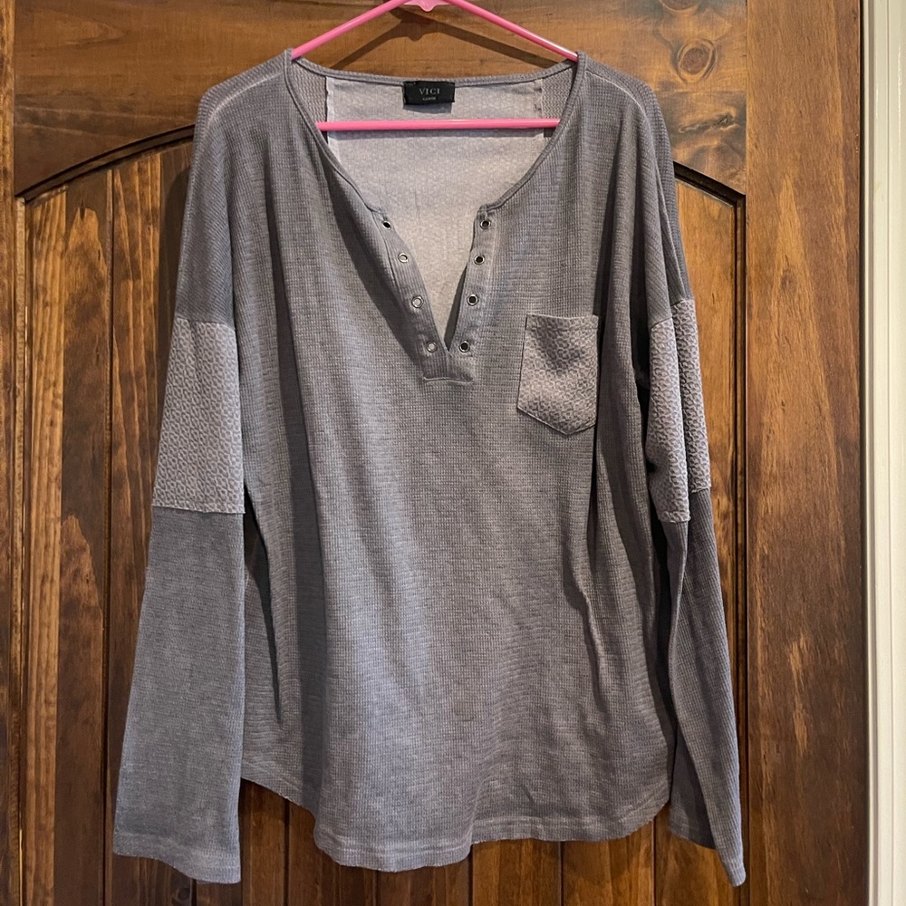 Vici shirt